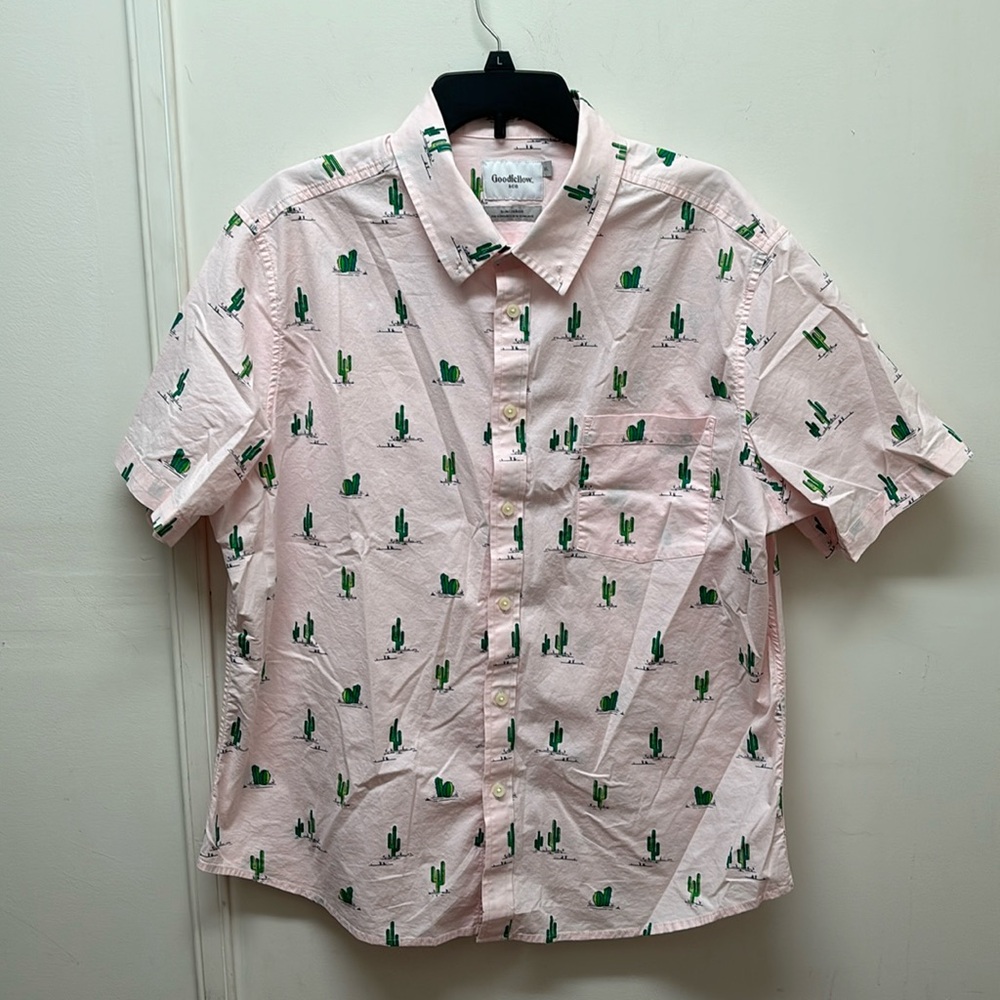 $5 DEAL 🔥 Goodfellow & Co Cactus Button Top - Size XL